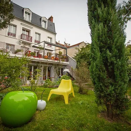 Le Jardin Des Toiles Guest house 3*